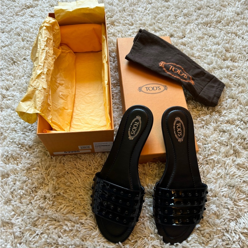 TODS black sandal slides